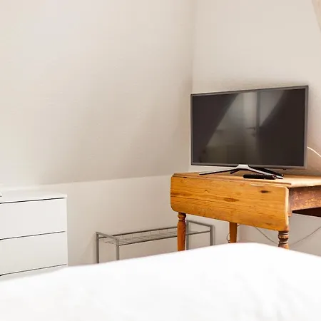 Kleine Haus - Reetdachhaus Petersen Hébergement de vacances Nebel