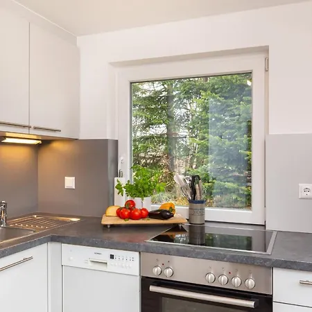 Kleine Haus - Reetdachhaus Petersen Hébergement de vacances Nebel