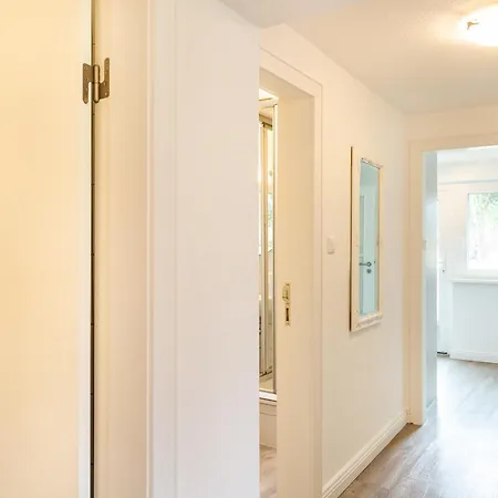 Hébergement de vacances Kleine Haus - Reetdachhaus Petersen Nebel