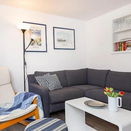 Hébergement de vacances Kleine Haus - Reetdachhaus Petersen