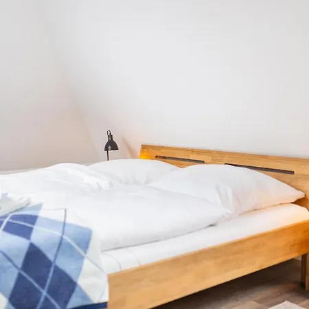 Kleine Haus - Reetdachhaus Petersen Hébergement de vacances *