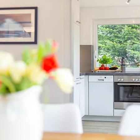 Hébergement de vacances Kleine Haus - Reetdachhaus Petersen Nebel