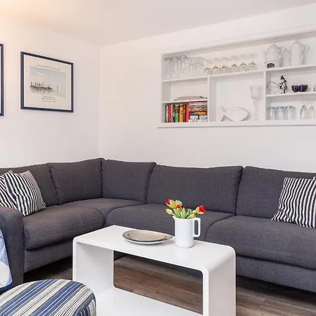 Kleine Haus - Reetdachhaus Petersen Hébergement de vacances *