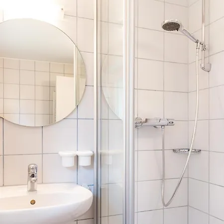 Kleine Haus - Reetdachhaus Petersen * Nebel