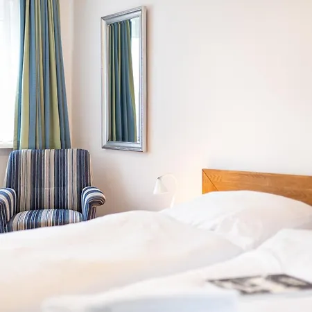 Hébergement de vacances Kleine Haus - Reetdachhaus Petersen Nebel