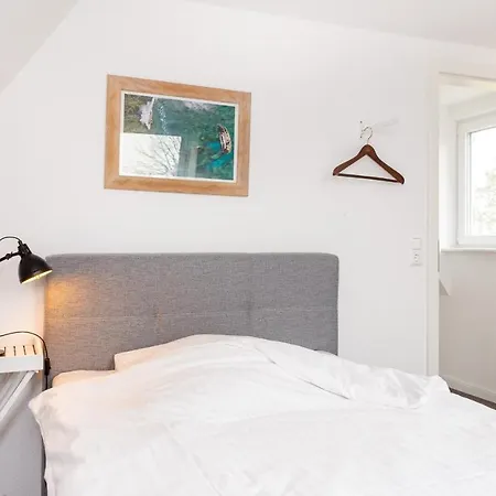 Kleine Haus - Reetdachhaus Petersen * Nebel