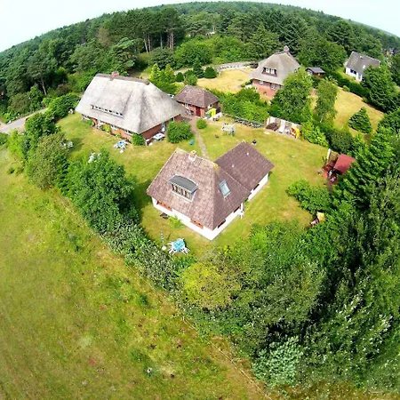 Kleine Haus - Reetdachhaus Petersen Casa de Férias Nebel
