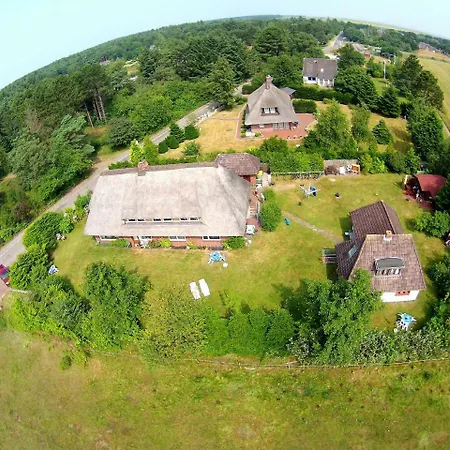 Hébergement de vacances Kleine Haus - Reetdachhaus Petersen *