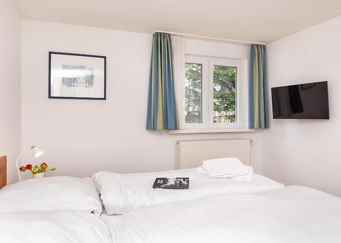 Kleine Haus - Reetdachhaus Petersen * Nebel