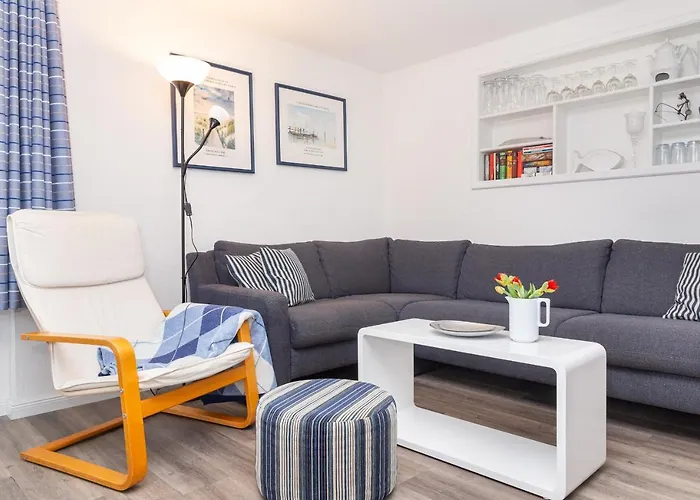 Vakantiehuis Kleine Haus - Reetdachhaus Petersen Nebel